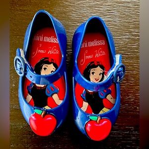 Mini Melissa Snow White